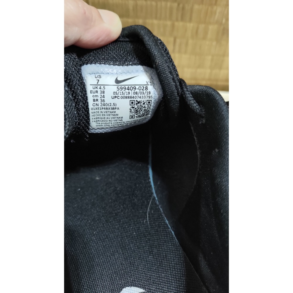 二手 LUZZI 真皮尖頭穆勒鞋24號 Nike 黑白 網布 慢跑鞋24公分-細節圖6