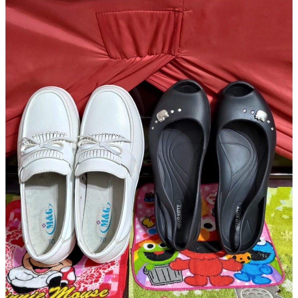 二手 M&G護士鞋售 70號 Hello Kitty 黑色水鑽魚嘴休閒鞋黑色37號-細節圖3