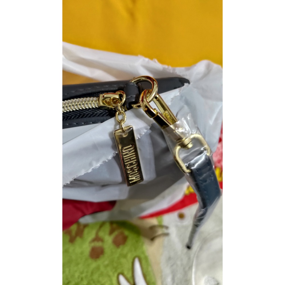 中華航空MOSCHINO過夜包 Meng Wa Wa 肩斜背包 推車手納包 置物掛袋-細節圖4