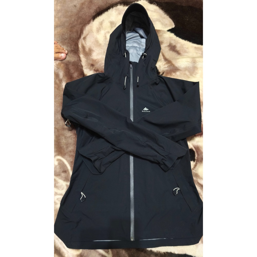 QUECHUA 女款登山 防水外套 黑色 S-細節圖2