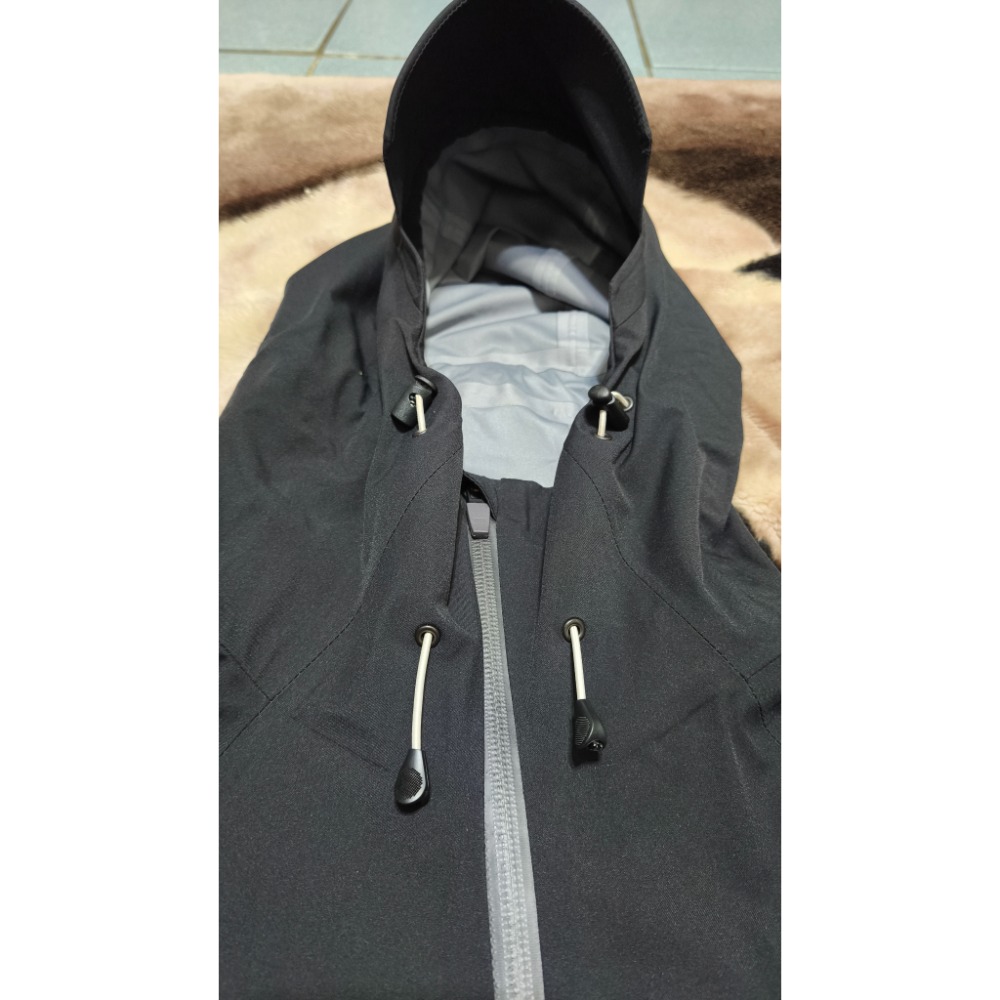 QUECHUA 女款登山 防水外套 黑色 S-細節圖6