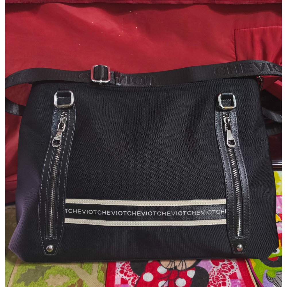 艾王戶外背包徒步運動紫花色 民族風刺繡手提肩斜包 CHEVIOT 雪菲英文字母肩斜 Hush Pupples旅行包-細節圖11