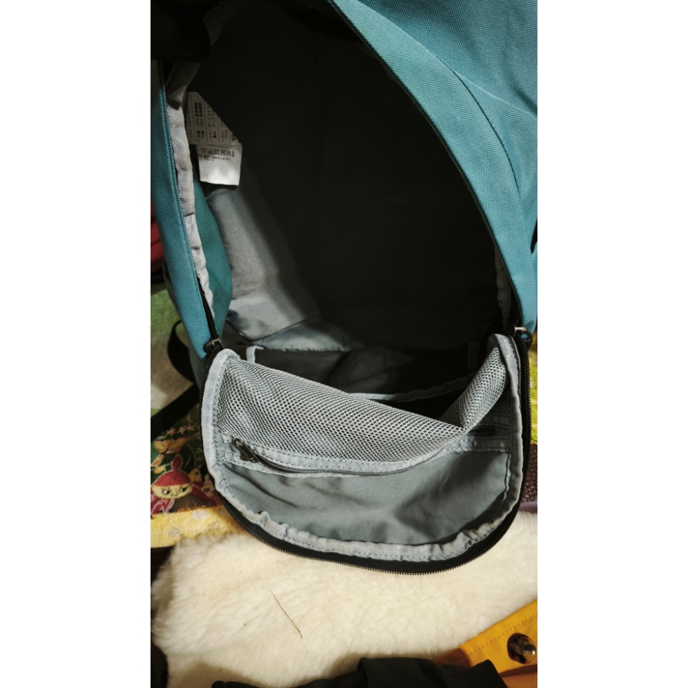 Nike 後背包 Berghaus 貝豪斯 登山背包20公升 Origins紐約市手提肩背包 蠟筆小新披肩毯 浴袍-細節圖8