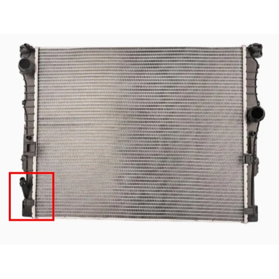 寶馬 G11 G12 G30 G31 G32 水箱 5分管在左下 17118650745 17118686026-細節圖2