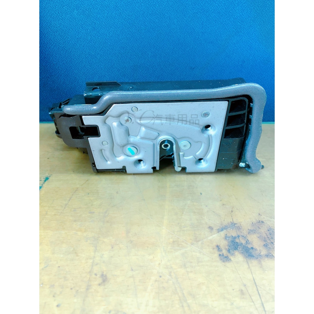 BMW F15 F16 車門 六角鎖 含中控馬達 F39 F45 F46 G30 G11 G12 51217281935-細節圖2