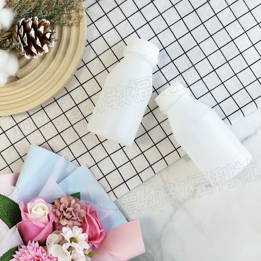 (現貨)牛奶瓶 美勞用 多多瓶 塑膠分裝瓶 美勞素材 分裝瓶 白色小瓶子 霧透白色瓶【銅板價幼教福利社】-細節圖3