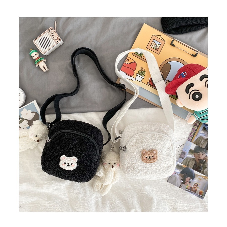 日系ins小熊斜跨包 羊羔毛斜暖暖熊 女包包 新款可爱 小熊刺绣 斜跨小包 斜背單 肩包 斜背包 包包-細節圖5