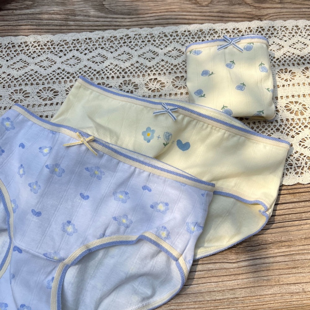 日系奶黃小內褲 現貨! 純棉內褲 印花設計 台灣現貨 中腰 女生內褲 內褲女生 學生內褲 透氣內褲STARS-細節圖5