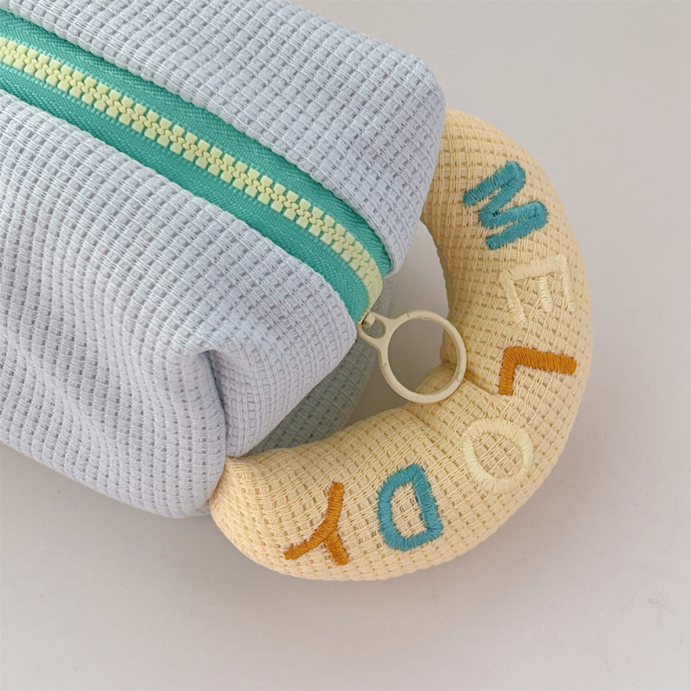 【星辰】現貨!奶油泡芙筆袋 格紋布藝 毛絨收納包 大容量筆袋 可愛學生文具收納包 筆袋韓國 筆袋Iins 筆袋可愛-細節圖7