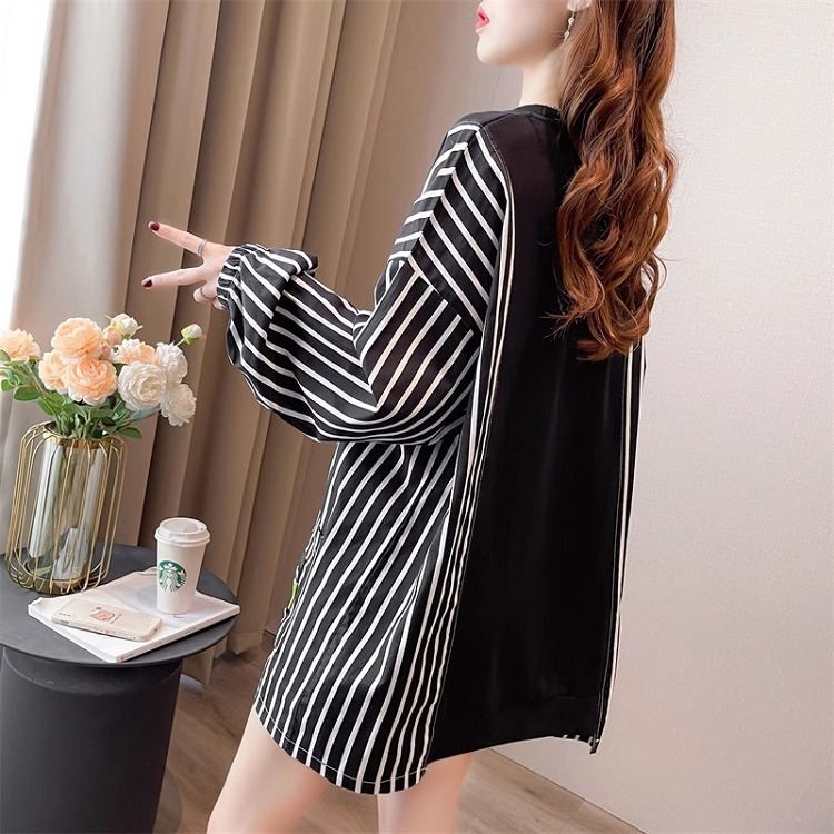 漾貝比【9155218】中大尺碼女裝 圓領撞色拼接條紋大口袋布標T(38-49)-細節圖8