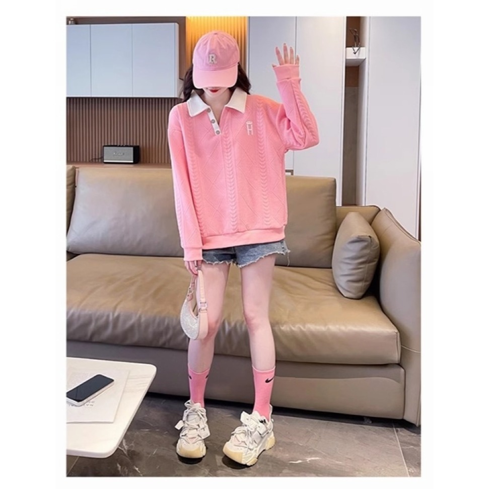 漾貝比【9155296】中大尺碼女裝 刺繡皇冠撞色立體菱格加絨POLO上衣(36-47)-細節圖7