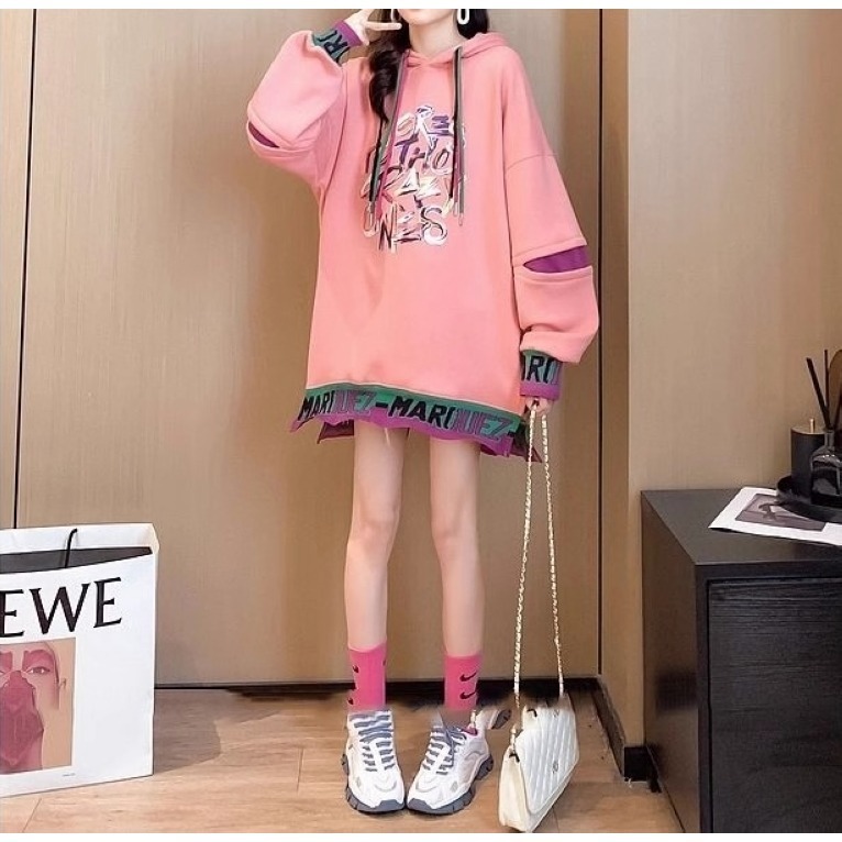 漾貝比【9155345】中大尺碼女裝 後開叉袖撞色英文加絨加厚長T(36-50)-細節圖8