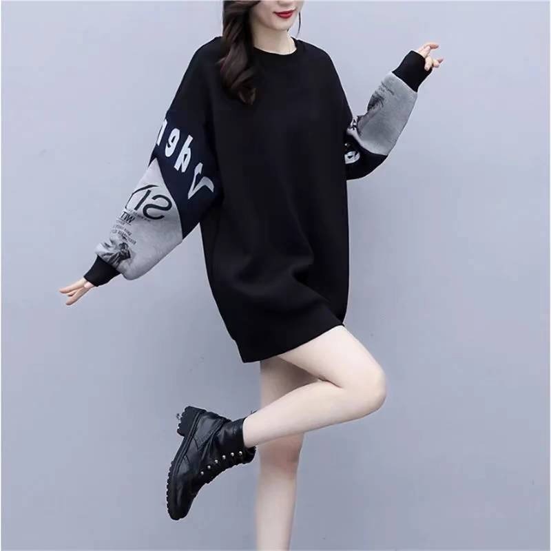 漾貝比【9155354】中大尺碼女裝 圓領袖拼接英文印花加絨加厚中長版上衣(36-55)-細節圖2