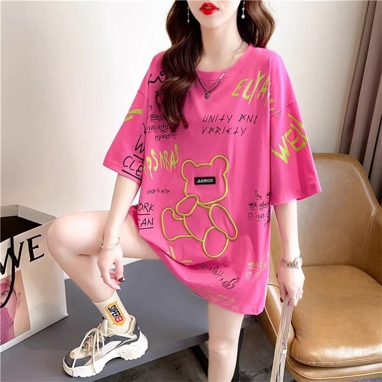 漾貝比【9155394】中大尺碼女裝 滿版英文立體印刷玩具小熊圓領T．共2色 (36-48)-細節圖6