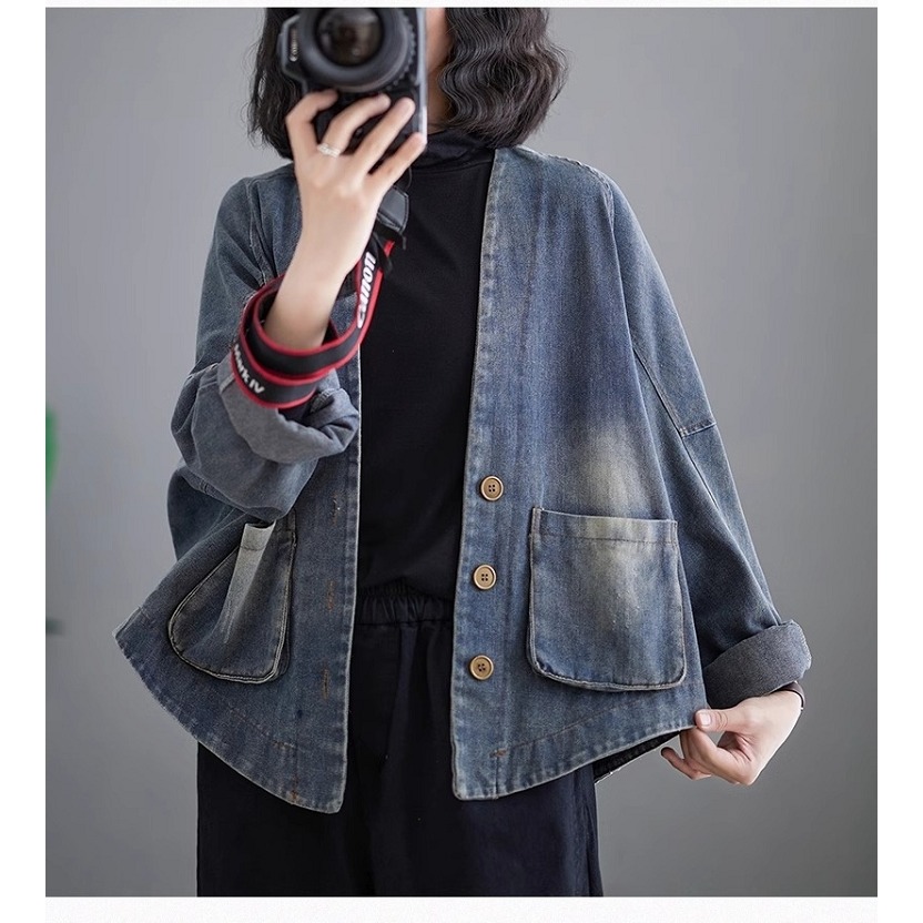 漾貝比【9155429】中大尺碼女裝 立領雙口袋深V領牛仔外套 (38-50)-細節圖6