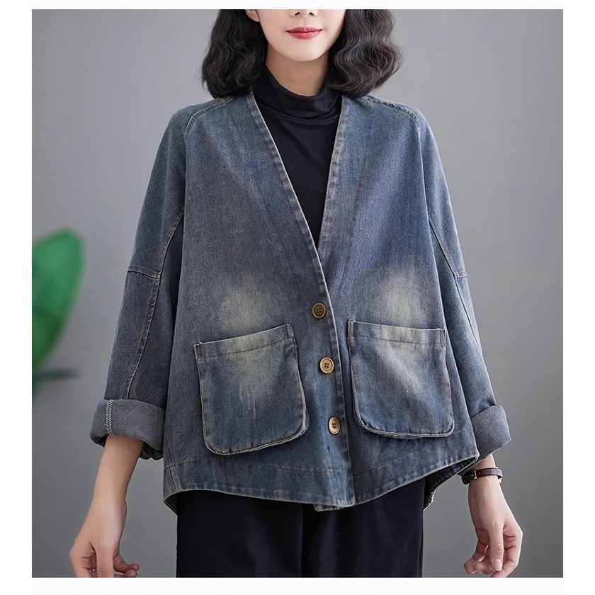 漾貝比【9155429】中大尺碼女裝 立領雙口袋深V領牛仔外套 (38-50)-細節圖9