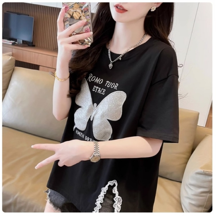 漾貝比【9155479】中大尺碼女裝 ROMO銀色蝴蝶蕾絲開叉造型上衣 (36-44)-細節圖3