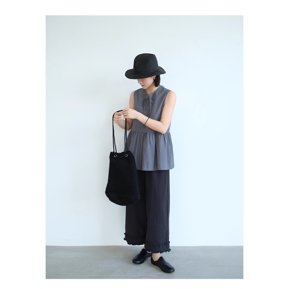 漾貝比【9155507】中大尺碼女裝 褲管木耳滾邊黑色八分闊腿褲 (30-38)-細節圖2