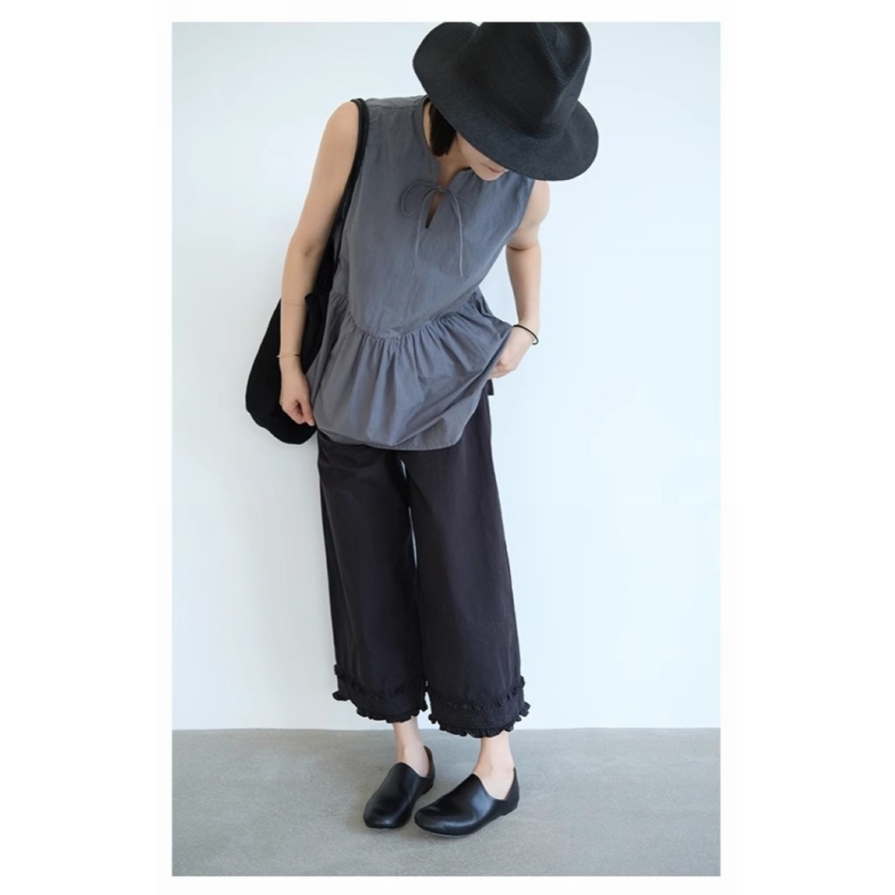 漾貝比【9155507】中大尺碼女裝 褲管木耳滾邊黑色八分闊腿褲 (30-38)-細節圖4