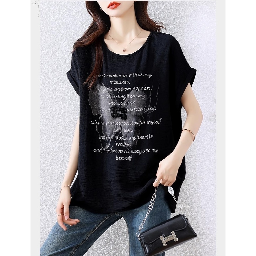 漾貝比【9155525】中大尺碼女裝 燙鑽英文拓印蝴蝶連袖上衣 (38-52)-細節圖2