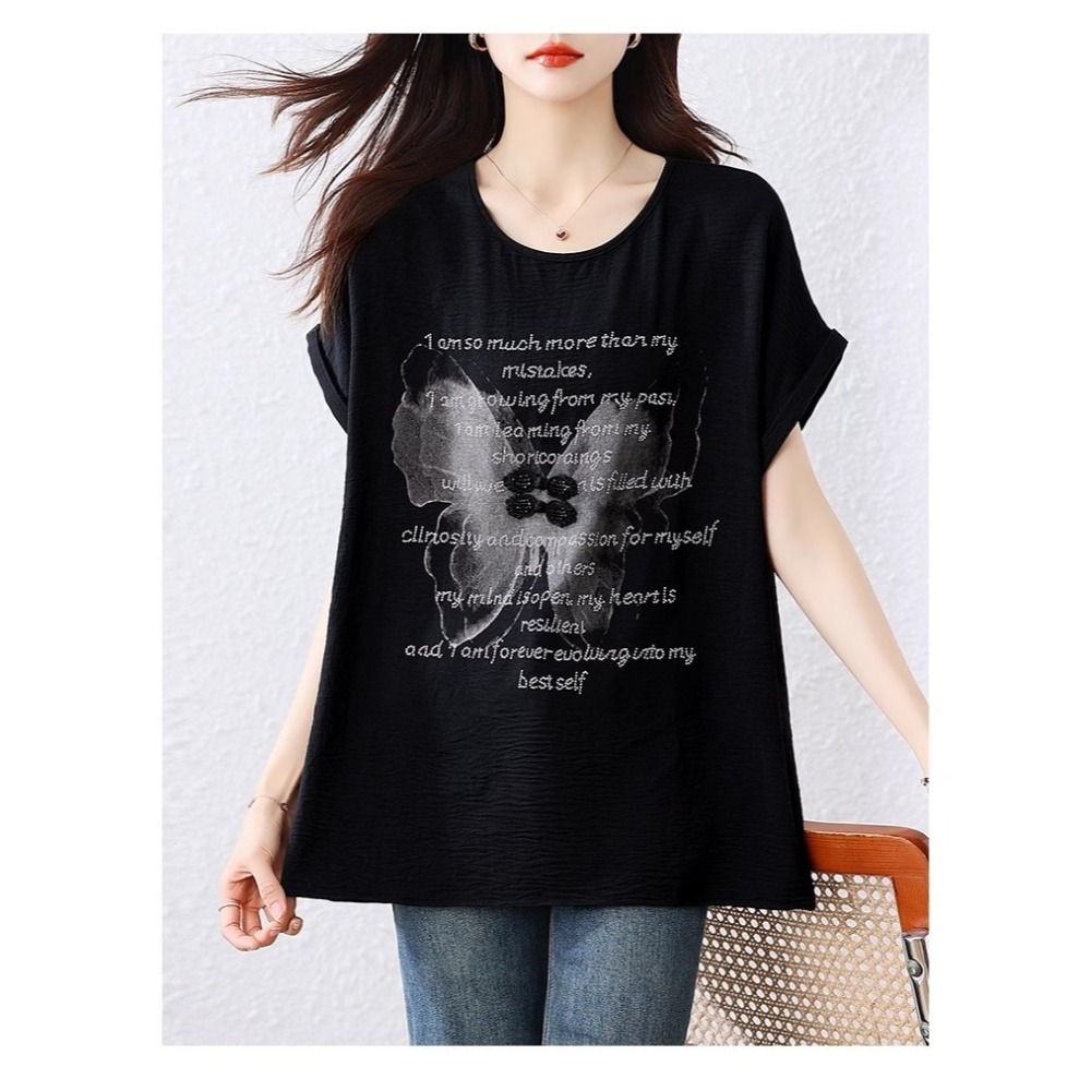 漾貝比【9155525】中大尺碼女裝 燙鑽英文拓印蝴蝶連袖上衣 (38-52)-細節圖4