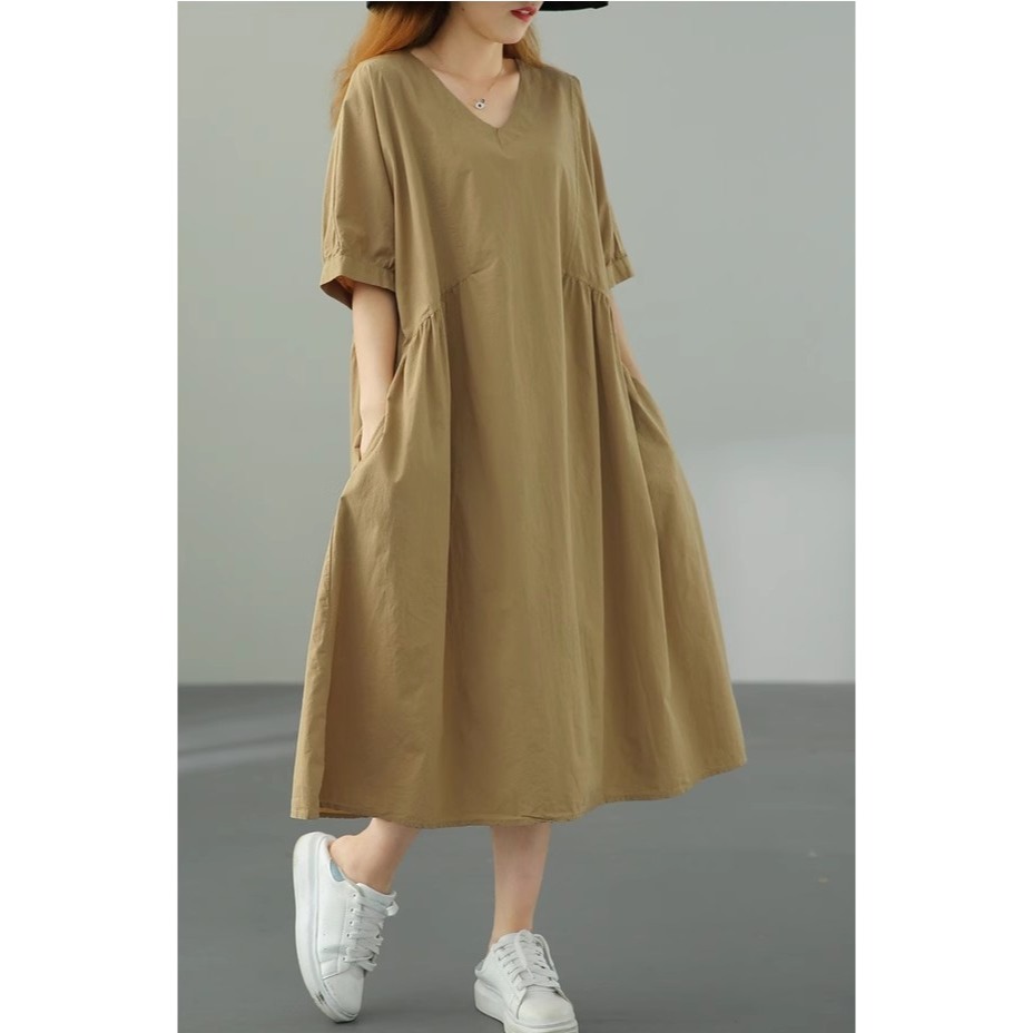 漾貝比【9155536】中大尺碼女裝 V領腰抓折大口袋洋裝．卡其(36-47)-細節圖3
