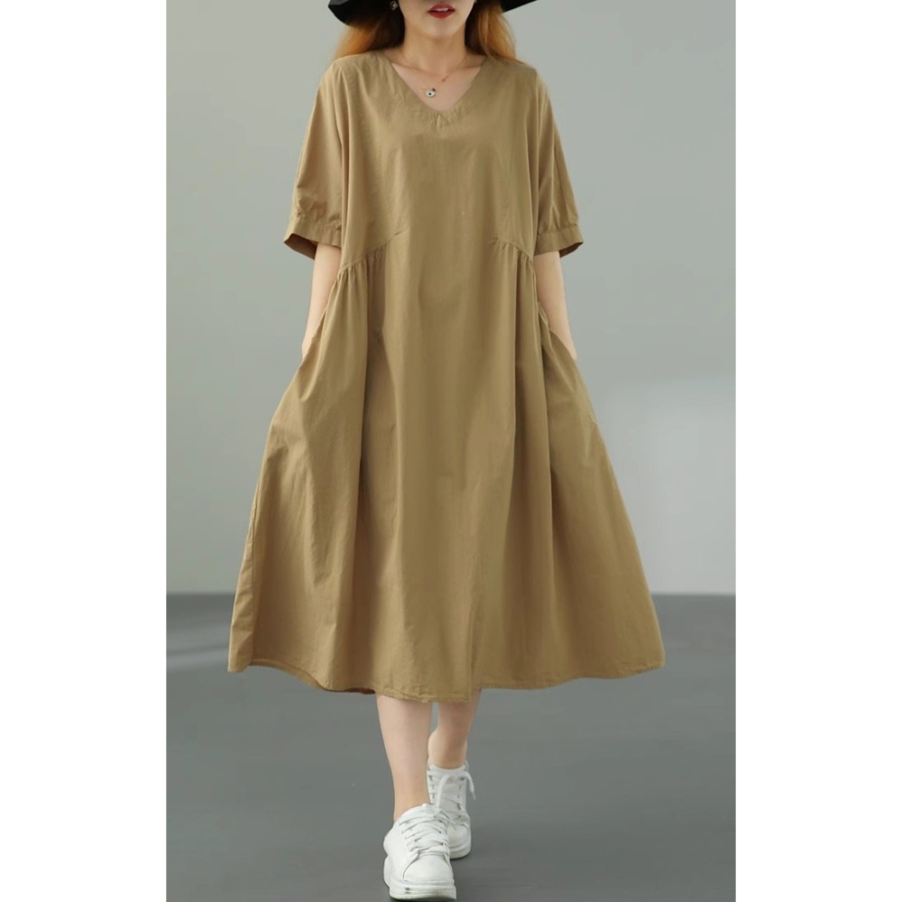 漾貝比【9155536】中大尺碼女裝 V領腰抓折大口袋洋裝．卡其(36-47)-細節圖6