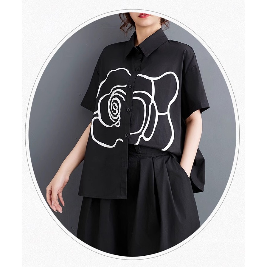 漾貝比【9155551】中大尺碼女裝 簡約盛開玫瑰開釦襯衫．黑(40-50)-細節圖4