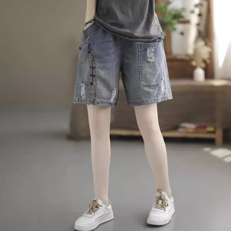 漾貝比【9155898】中大尺碼女裝 彩色葉子刺繡破破牛仔四分褲 (30-38)-細節圖3