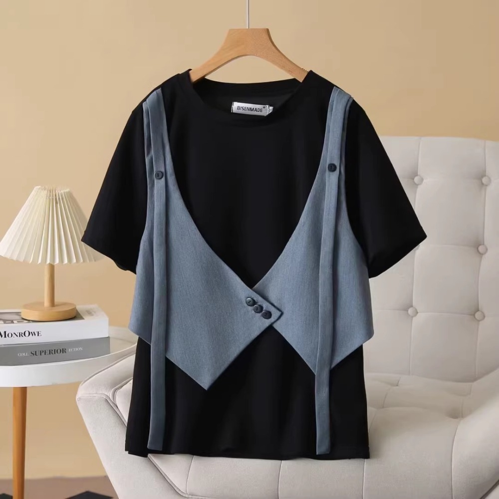 漾貝比【9155572】中大尺碼女裝 圓領T拼接不規則背心假兩件式上衣．藍(38-52)-細節圖3