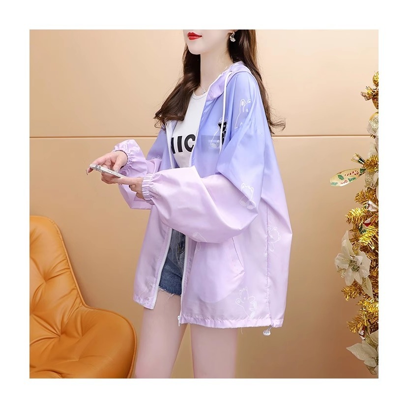 漾貝比【9155573】中大尺碼女裝 輕薄防曬小熊漸層連帽外套．紫(38-50)-細節圖5