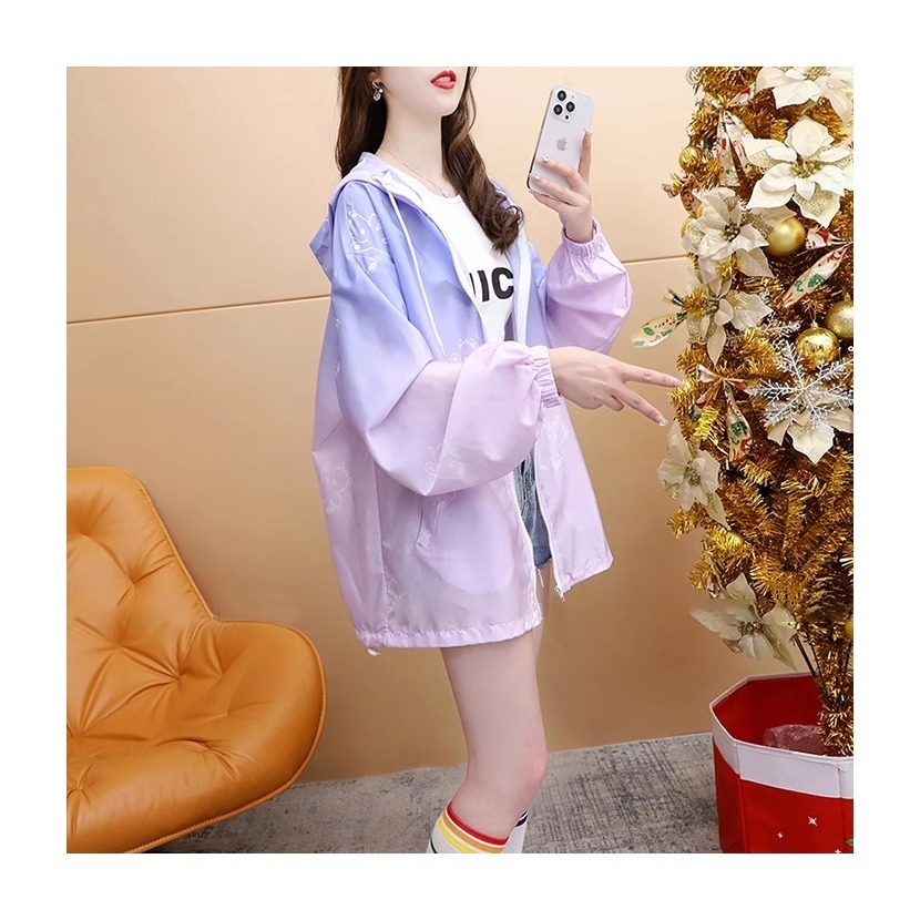 漾貝比【9155573】中大尺碼女裝 輕薄防曬小熊漸層連帽外套．紫(38-50)-細節圖9