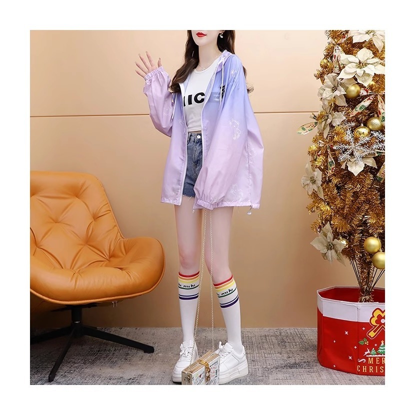 漾貝比【9155573】中大尺碼女裝 輕薄防曬小熊漸層連帽外套．紫(38-50)-細節圖10