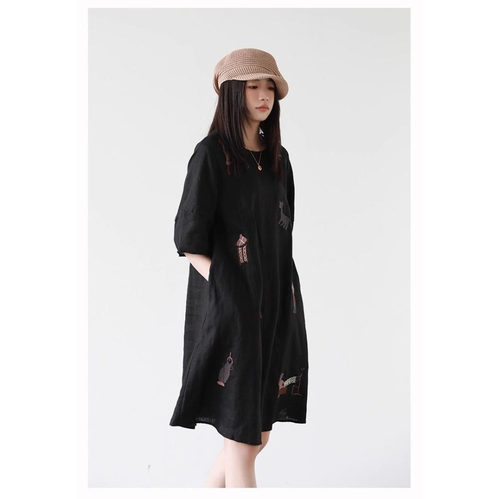 漾貝比【9155589】中大尺碼女裝 民俗風圖騰刺繡七分棉麻洋裝．共2色(36-46)-細節圖3