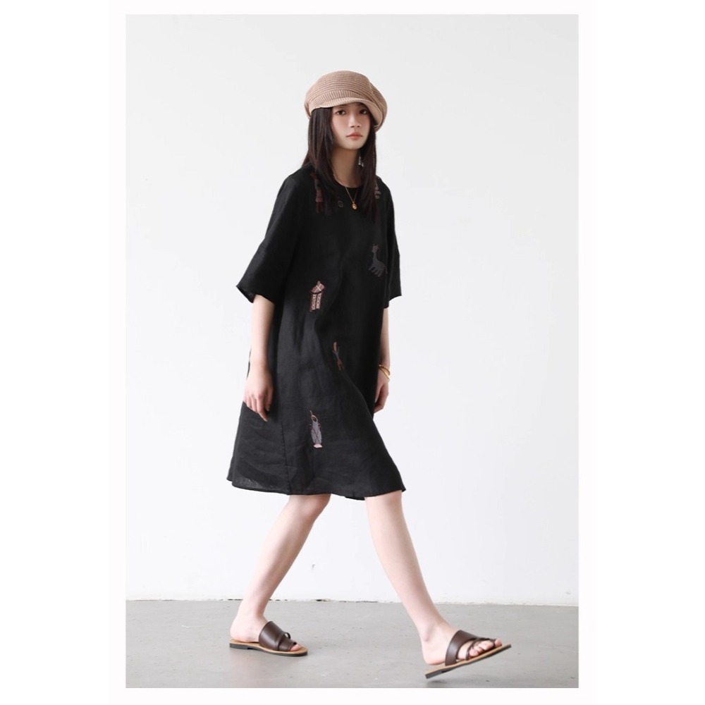 漾貝比【9155589】中大尺碼女裝 民俗風圖騰刺繡七分棉麻洋裝．共2色(36-46)-細節圖4