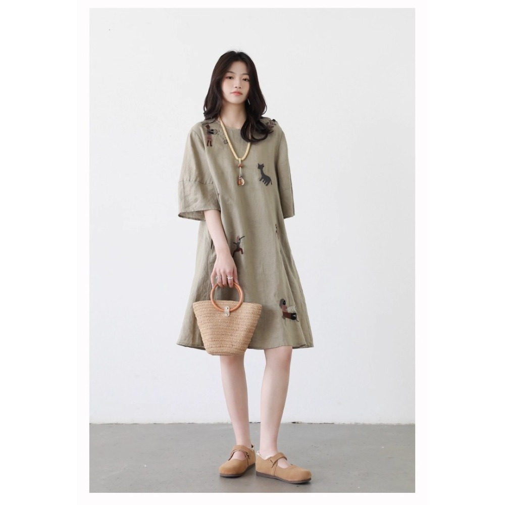 漾貝比【9155589】中大尺碼女裝 民俗風圖騰刺繡七分棉麻洋裝．共2色(36-46)-細節圖8