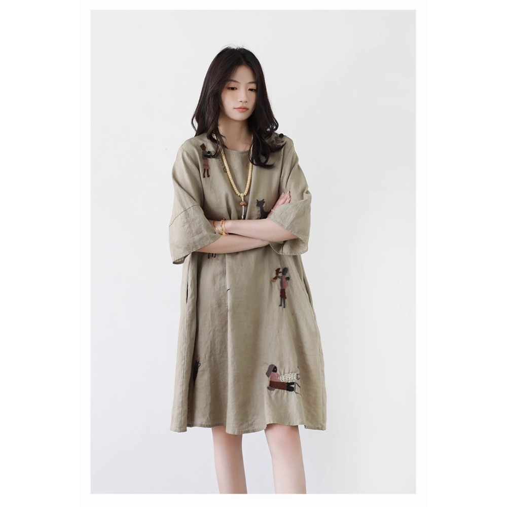 漾貝比【9155589】中大尺碼女裝 民俗風圖騰刺繡七分棉麻洋裝．共2色(36-46)-規格圖11