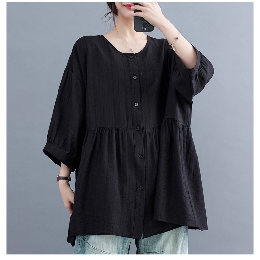 漾貝比【9155610】中大尺碼女裝 圓領下襬拼接排釦娃娃上衣．黑(40-54)-細節圖6