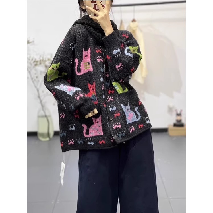 漾貝比【9155627】中大尺碼女裝 森林系小貓咪開襟毛衣外套(38-48)-細節圖7