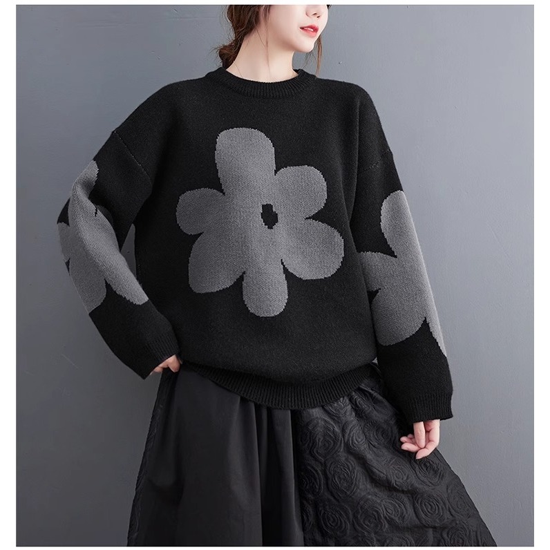 漾貝比【9155628】中大尺碼女裝 高質感圓領撞色花朵保暖針織毛衣．共2色(36-46)-細節圖6