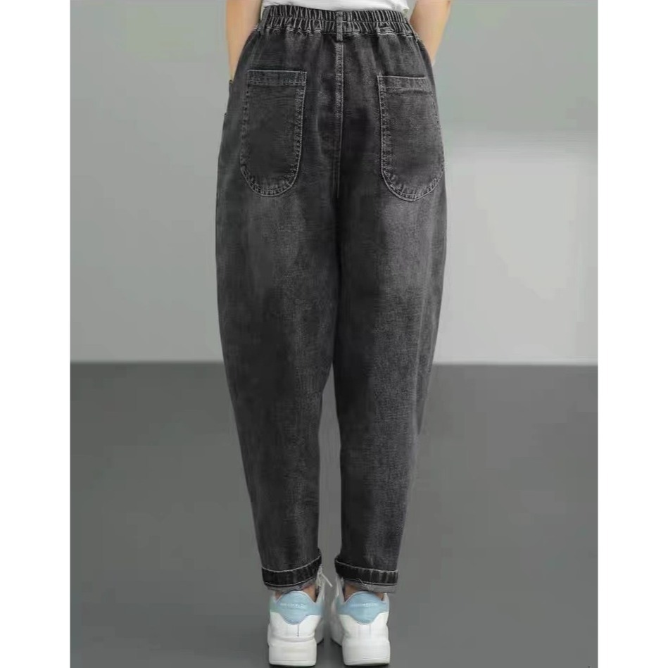 漾貝比【9155629】中大尺碼女裝 大U口袋LOGO九分牛仔哈倫褲(30-40)-細節圖4