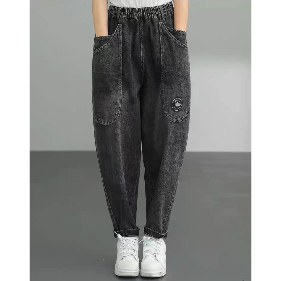 漾貝比【9155629】中大尺碼女裝 大U口袋LOGO九分牛仔哈倫褲(30-40)-規格圖9