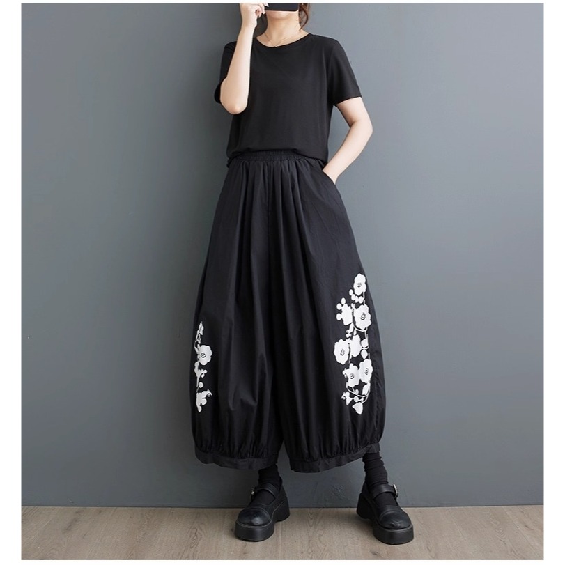 漾貝比【9155637】中大尺碼女裝 花朵印花口袋闊腿鬆緊九分休閒褲．共2色(28-38)-細節圖2