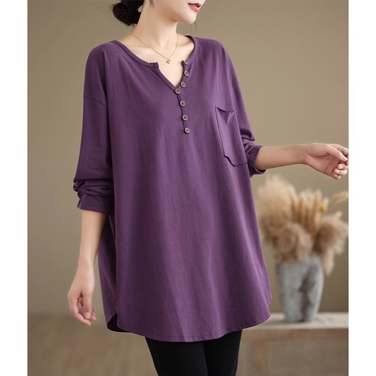 漾貝比【9155640】中大尺碼女裝 純色小V領排釦中長版長袖T．共2色(38-48)-細節圖9