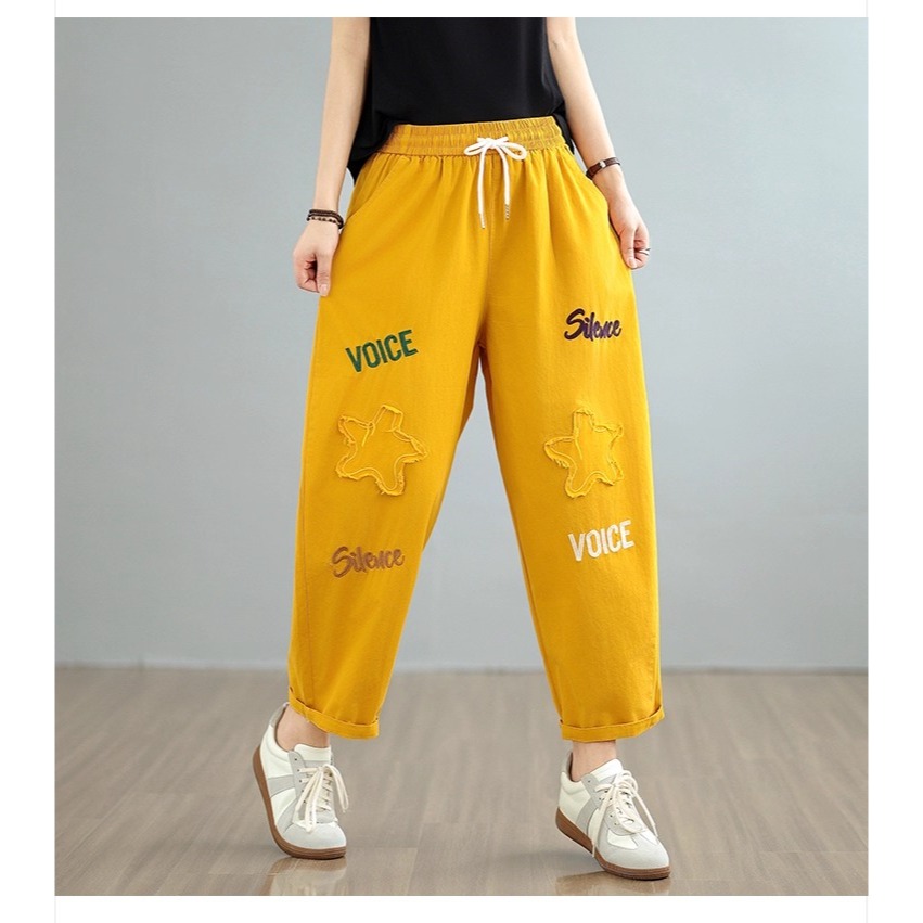 漾貝比【9155675】中大尺碼女裝 貼布星星刺繡英文鬆緊牛仔九分褲．共2色(29-40)-細節圖6