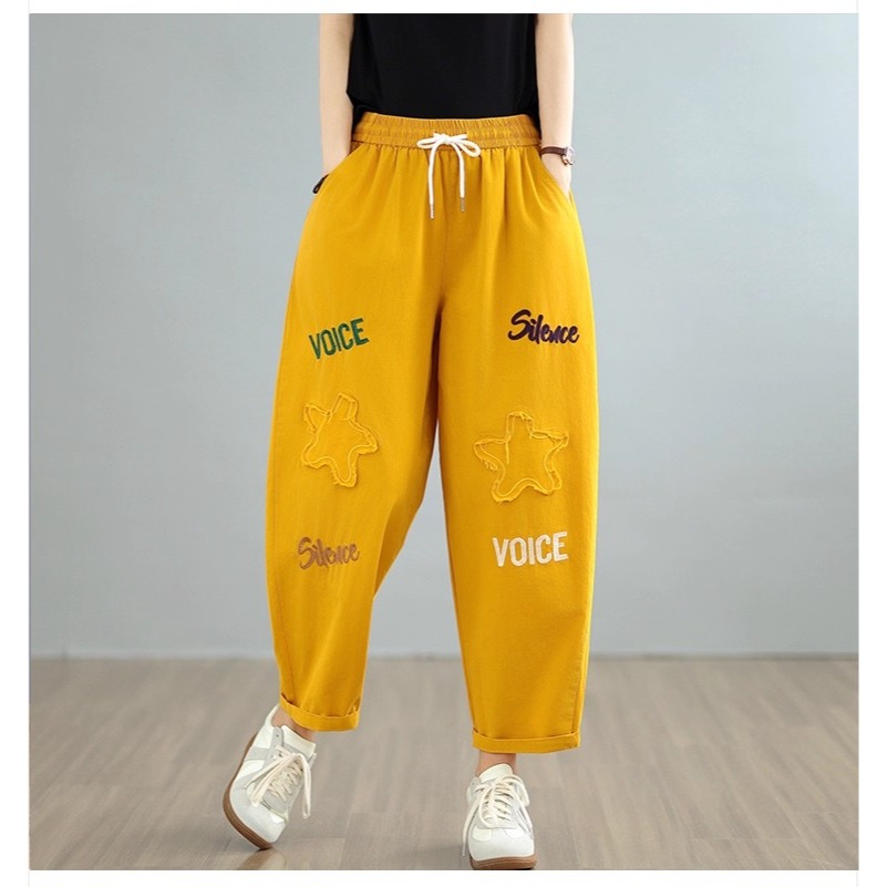 漾貝比【9155675】中大尺碼女裝 貼布星星刺繡英文鬆緊牛仔九分褲．共2色(29-40)-細節圖8