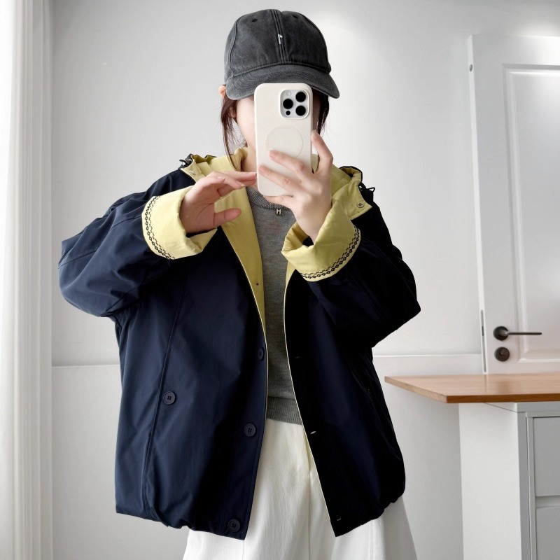 漾貝比【9155705】中大尺碼女裝 撞色滾邊菱格刺繡連帽保暖夾棉外套 (38-54)-細節圖6