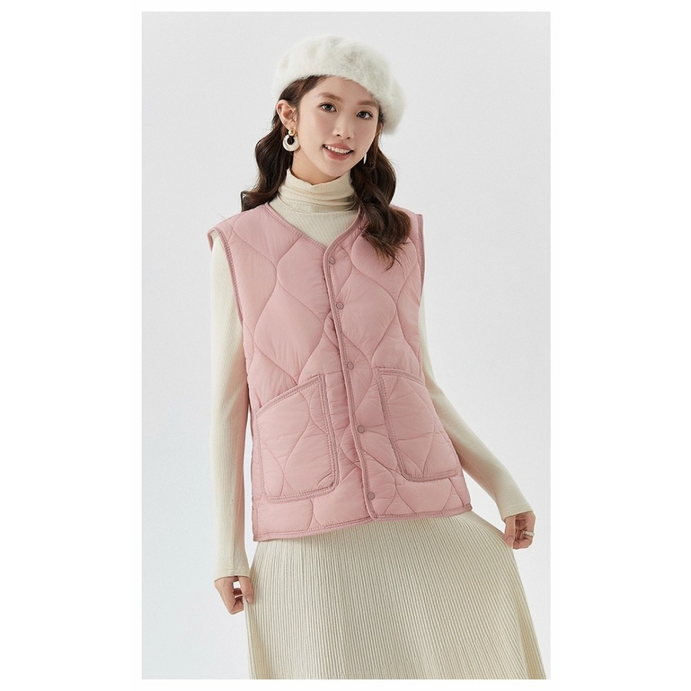 漾貝比【9155708】中大尺碼女裝 圓領暗釦葫蘆車線羔羊毛夾棉背心．共2色 (38-50)-細節圖7