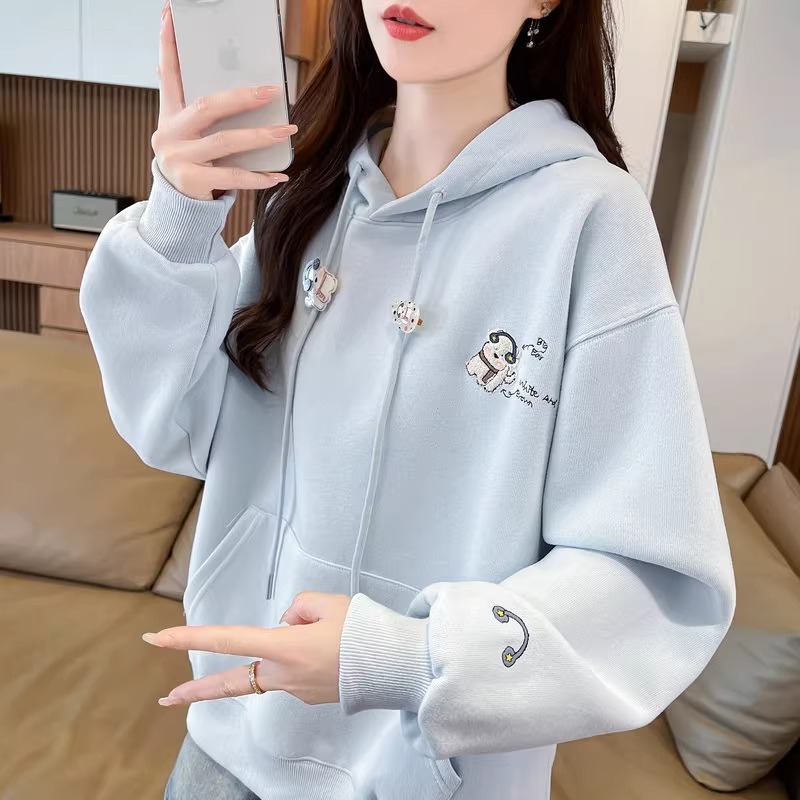 漾貝比【9155713】中大尺碼女裝 刺繡耳機小狗造型垂繩口袋加絨加厚連帽T (36-49)-細節圖4