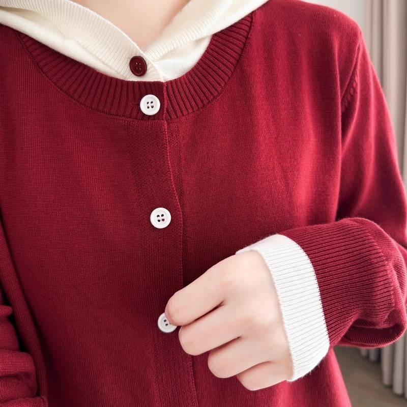 漾貝比【9155716】中大尺碼女裝 排釦連帽撞色假兩件式毛衣．藍 (38-54)-細節圖7